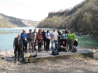 [Hikers at Niagara Gorge by Alan Backlund]